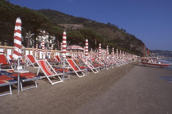 Hotel Adler Alassio Dış mekan fotoğraf