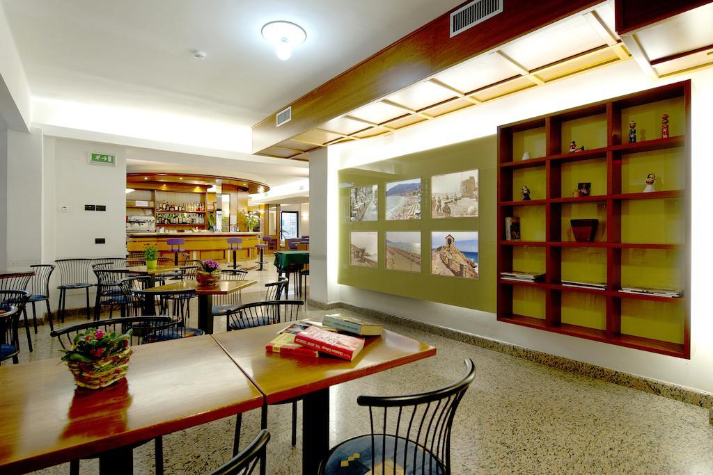 Hotel Adler Alassio Dış mekan fotoğraf