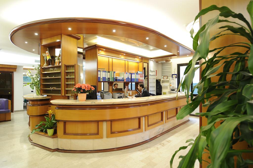 Hotel Adler Alassio Dış mekan fotoğraf